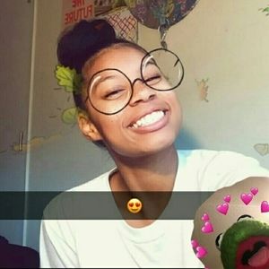 Meet your Posher, Leilani